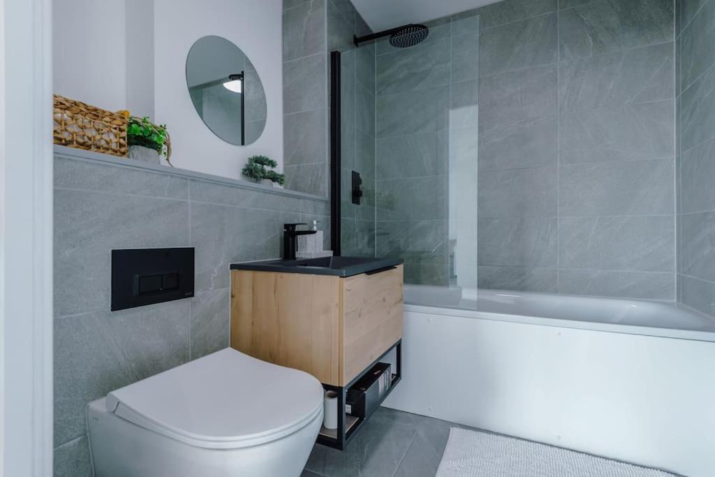 Stunning 2-Bed Premium Apartment - Free Wi-Fi Preston  Esterno foto