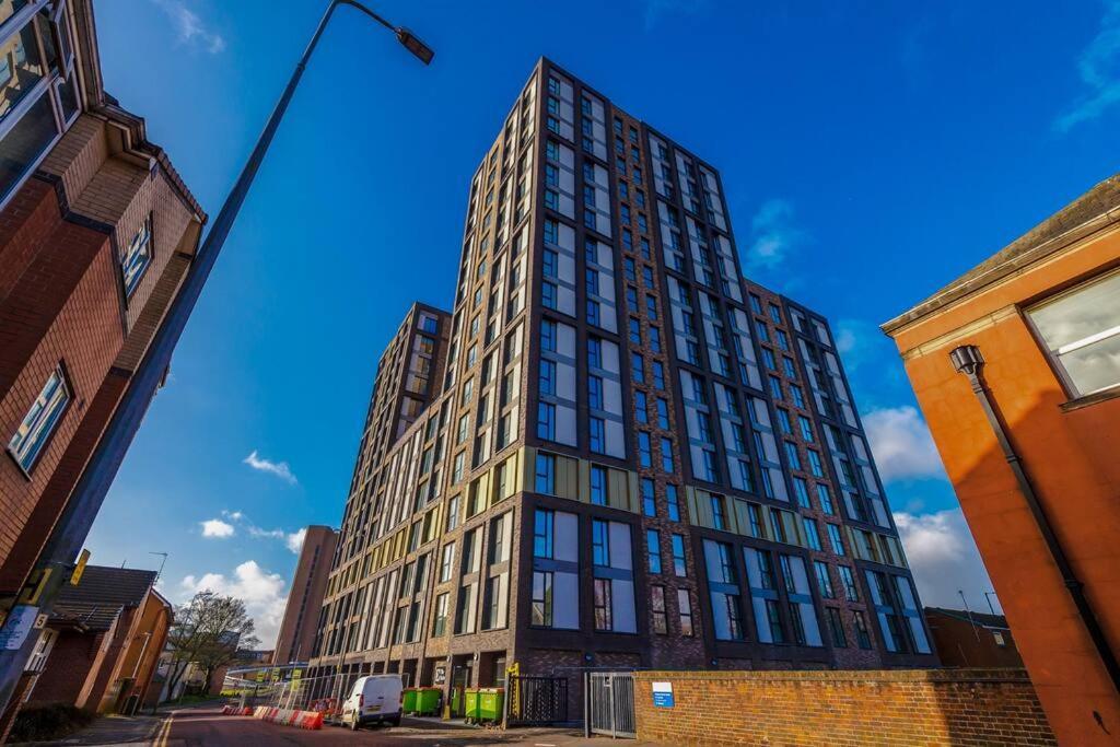 Stunning 2-Bed Premium Apartment - Free Wi-Fi Preston  Esterno foto