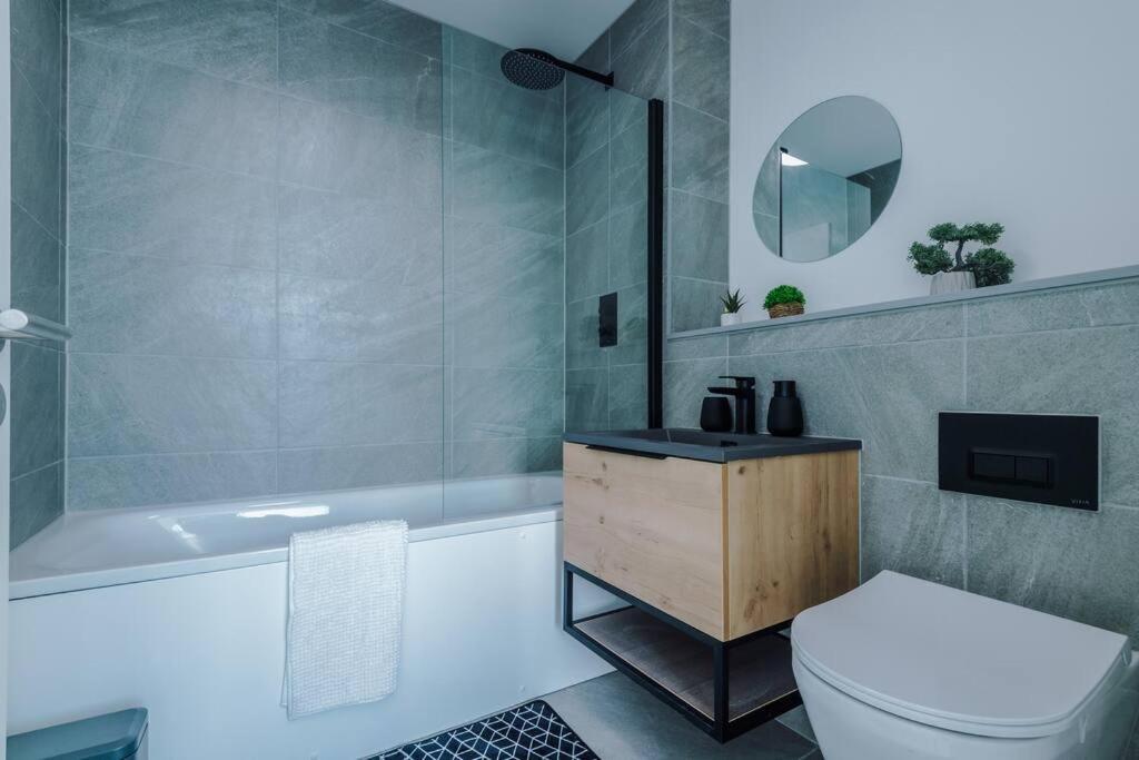 Stunning 2-Bed Premium Apartment - Free Wi-Fi Preston  Esterno foto
