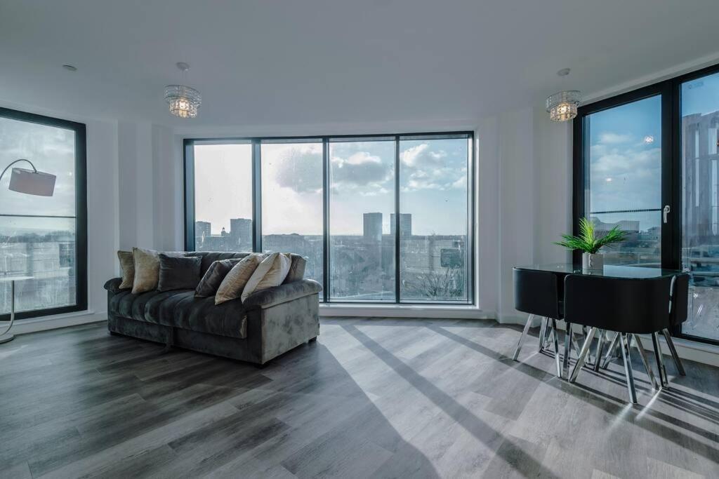 Stunning 2-Bed Premium Apartment - Free Wi-Fi Preston  Esterno foto